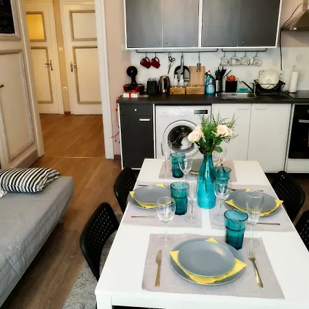 Let's Cycle! Private Car Parking! Free Bicycles! Apartment